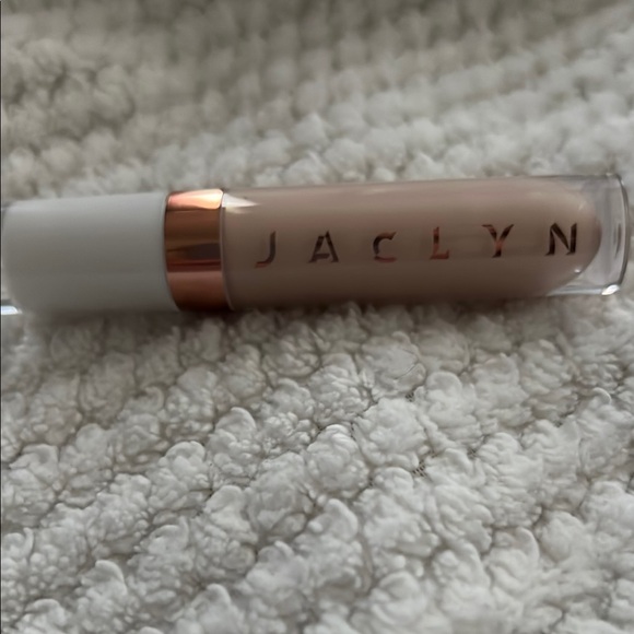 Jaclyn cosmetics concealer - Picture 1 of 5